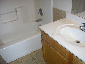 1453 Park St in Bowling Green, KY - Building Photo - Building Photo