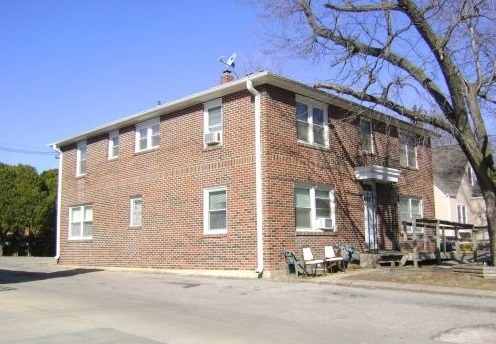 1239 SW Oakley Ave in Topeka, KS - Building Photo