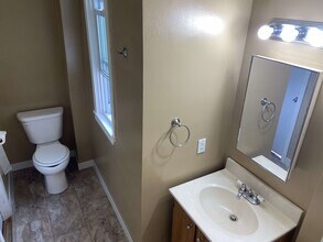 29 Slocum St, Unit 2 in Acushnet, MA - Building Photo - Building Photo