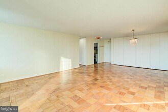 490 M St SW in Washington, DC - Building Photo - Building Photo