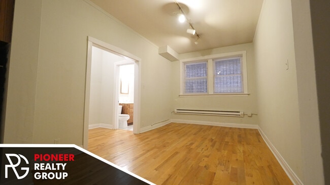 515 W Melrose St, Unit 511-108 in Chicago, IL - Foto de edificio - Building Photo