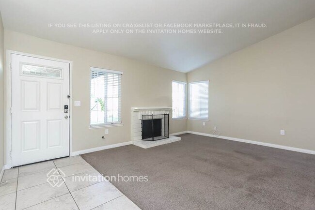 11642 Queensborough St in Riverside, CA - Building Photo - Building Photo