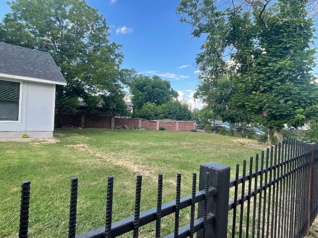 2631 Canary Dr in Dallas, TX - Building Photo - Building Photo