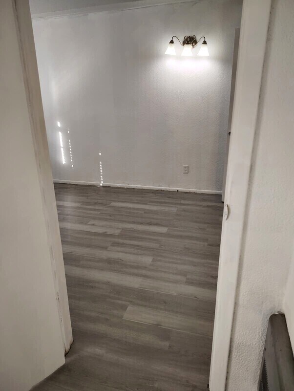 5261 Alhambra Dr in Pine Hills, FL - Foto de edificio - Building Photo