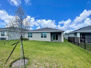 2951 NE Breezeway Cir in Ocean Breeze, FL - Building Photo - Building Photo