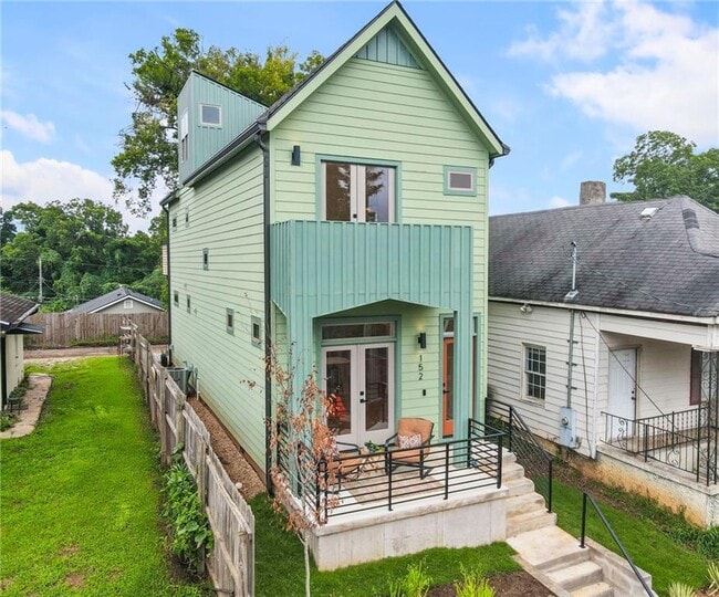 property at 152 South Ave SE