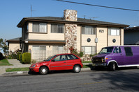 821 Edgewood St in Inglewood, CA - Foto de edificio - Building Photo