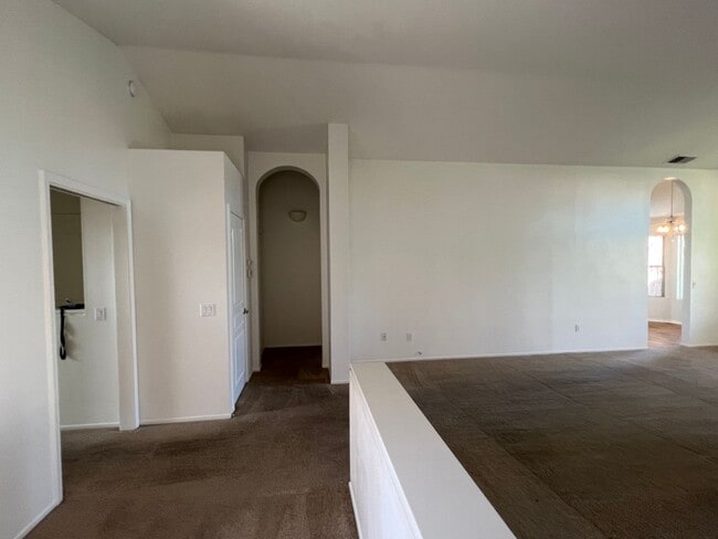 11580 Mountain Meadow Dr in Apple Valley, CA - Building Photo - Building Photo