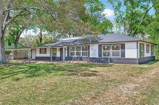 815 Brooks Ave in Rosenberg, TX - Building Photo