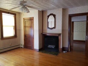 8 Sewall St, Unit 1 in Augusta, ME - Building Photo - Building Photo