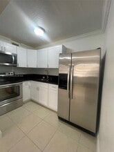 11195 SW 1st St, Unit 314 in Miami, FL - Building Photo - Building Photo