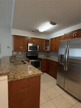 2550 SW 18th Terrace in Fort Lauderdale, FL - Building Photo - Building Photo