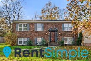 12035 Stuart Ridge Dr in Herndon, VA - Building Photo