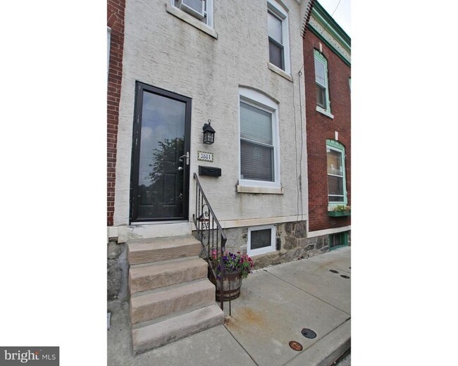 3881 Manor St in Philadelphia, PA - Building Photo - Building Photo