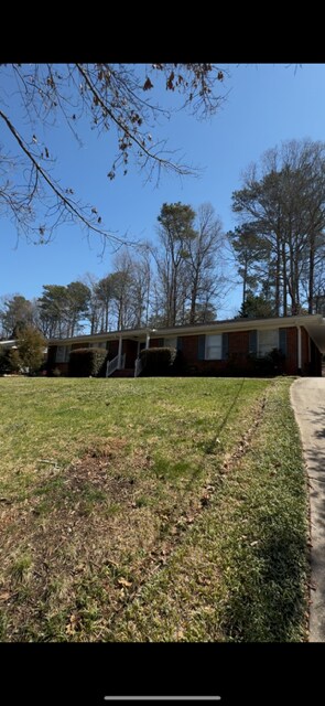 6681 Castleton Dr NW in Atlanta, GA - Building Photo