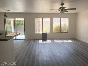 9645 Deer Park Ave in Las Vegas, NV - Building Photo - Building Photo