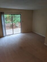 109 Weatherstone Dr in Chapel Hill, NC - Building Photo - Building Photo