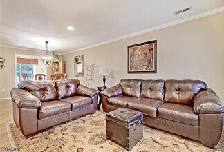 29 Cooper Ln in Millington, NJ - Building Photo - Building Photo