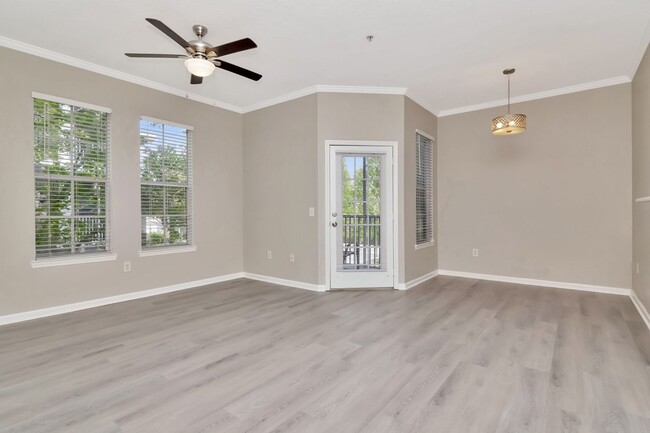 9314 Crescent Loop Cir in Tampa, FL - Building Photo - Building Photo