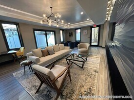 656 Saratoga St, Unit 313 in Boston, MA - Building Photo