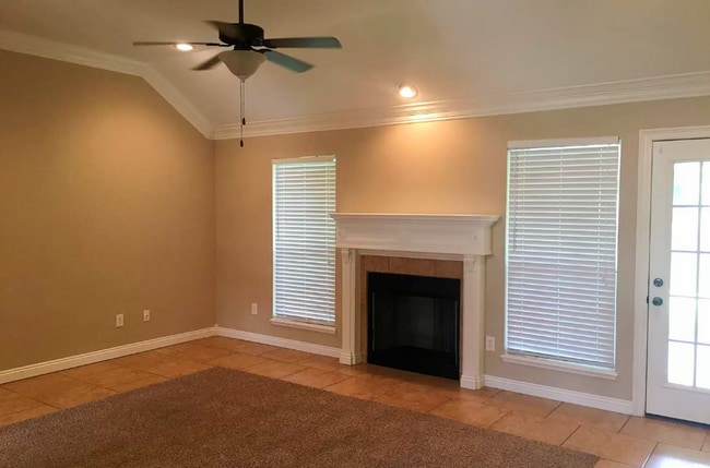 419 Northwest Dr in Wake Village, TX - Building Photo - Building Photo