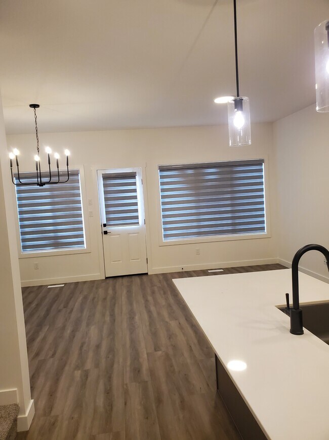 17314-1736a 6a St NE in Edmonton, AB - Building Photo - Building Photo