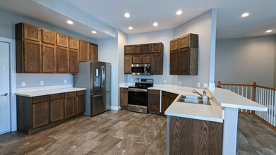 306 Southwest Carriage Drive in Ankeny, IA - Building Photo - Building Photo