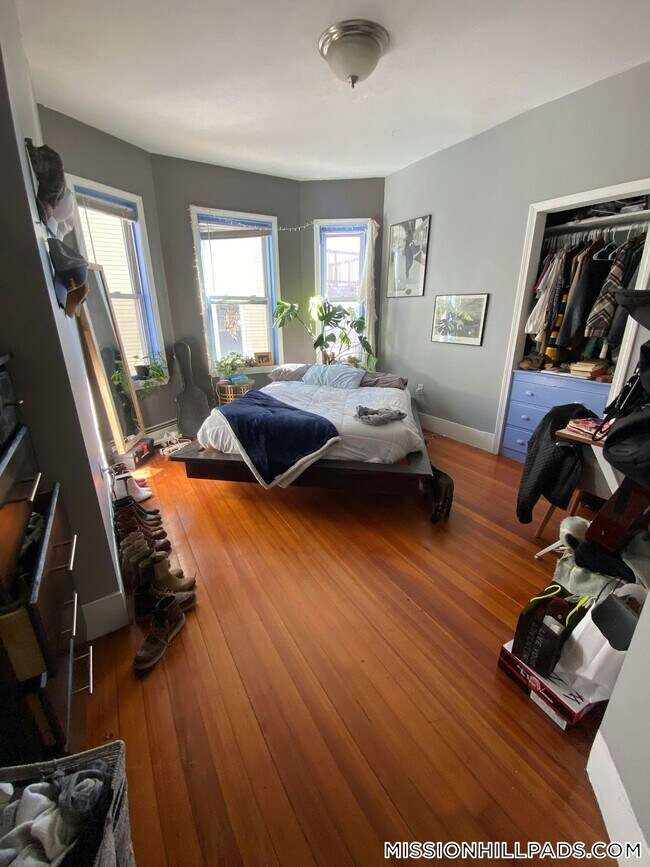 22 Fisher Ave-Unit -2 in Boston, MA - Building Photo - Building Photo