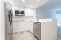 8660 NW 6th Ln, Unit #5-209 in Miami, FL - Building Photo - Building Photo