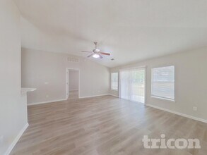 8325 Stelling Dr S in Jacksonville, FL - Building Photo - Building Photo