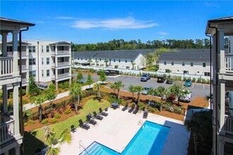 105 Gascoigne Ave in St. Simons Island, GA - Building Photo - Building Photo