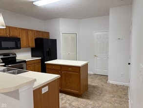 9356 Villa Creek Dr, Unit B in Avon, IN - Building Photo - Building Photo