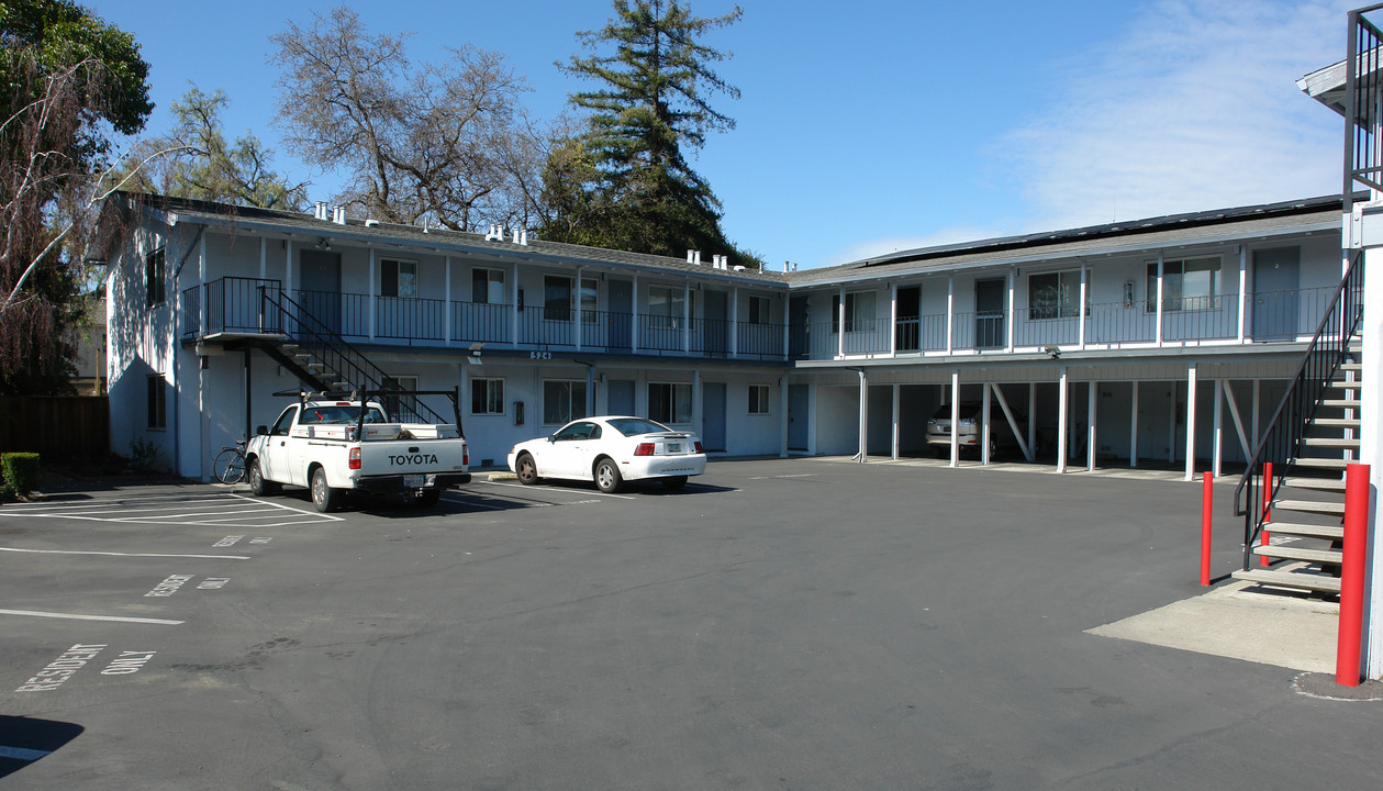 Kendall Court Apartments in Palo Alto, CA - Building Photo