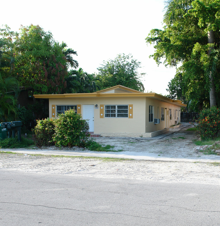 1286 NE 109th St in Miami, FL - Building Photo