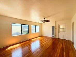 4849 Saratoga Ave in San Diego, CA - Building Photo - Building Photo