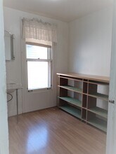 21 Beacon St, Unit upper in Rochester, NY - Building Photo - Building Photo