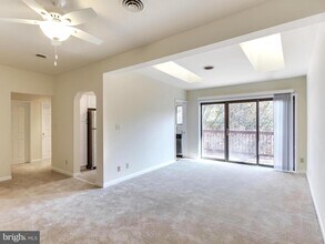 2704 Dartmouth Rd-Unit -10 in Alexandria, VA - Building Photo - Building Photo