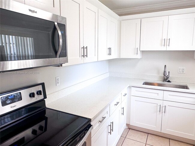 7745 SW 86th St in Miami, FL - Building Photo - Building Photo
