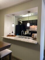The Lennox in San Antonio, TX - Building Photo