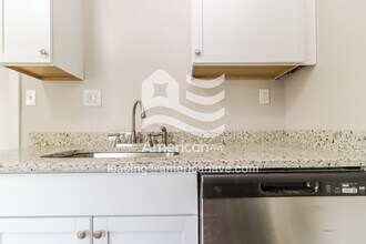 337 George St in Trenton, MI - Building Photo - Building Photo