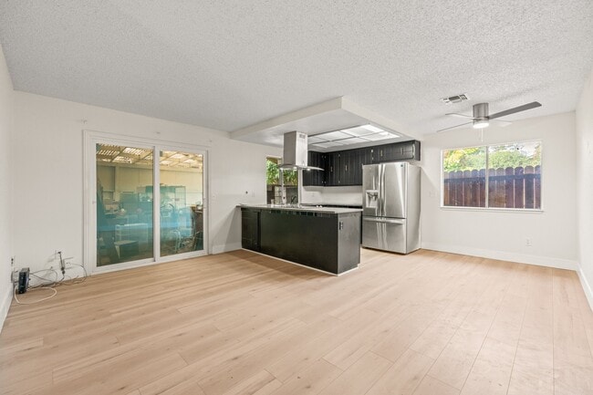 8917 Fredric Ave, Unit Cozy 1 BD - 10min Downtwn in Sacramento, CA - Building Photo - Building Photo