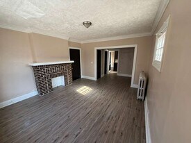 1801 Stanwood Rd, Unit 13 in East Cleveland, OH - Building Photo