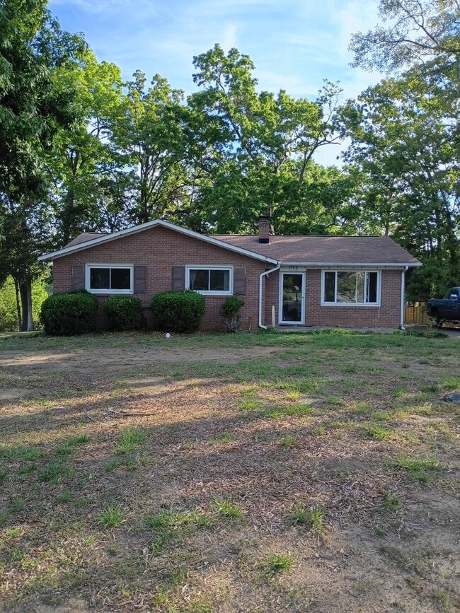 property at 1502 Woodhaven Rd