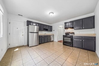 14 Ferris Ave in Norwalk, CT - Building Photo - Building Photo