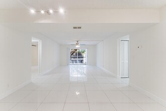 606 NW 13th St in Boca Raton, FL - Building Photo - Building Photo