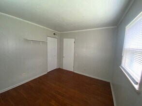 6208 N Northmoor Ct in Peoria, IL - Building Photo - Building Photo