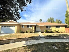 20647 Hatton St in Los Angeles, CA - Building Photo