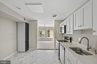 11305 Commonwealth Dr in Rockville, MD - Building Photo