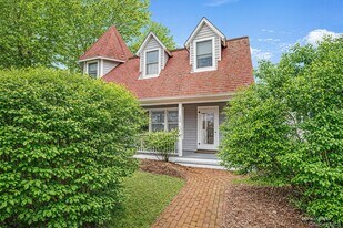 150 King St in New Suffolk, NY - Building Photo