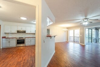 33 Encantado Way in Hot Springs Village, AR - Building Photo - Building Photo